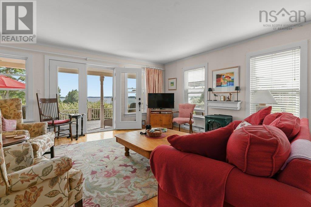 678 Oakland Road Property Photo 18