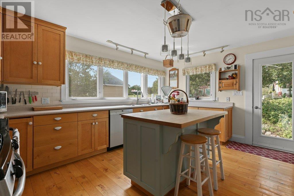 678 Oakland Road Property Photo 20
