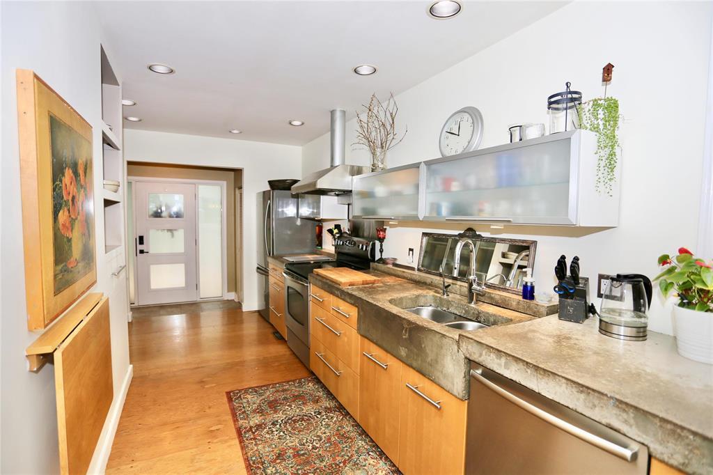 134 Sunnyside Boulevard Property Photo 8