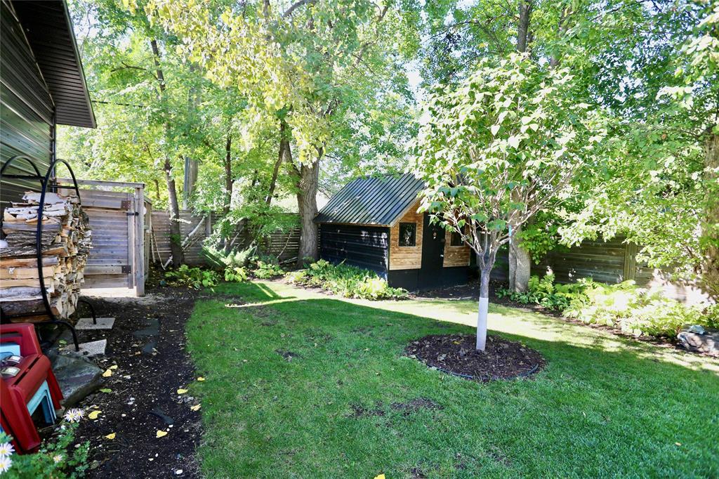 134 Sunnyside Boulevard Property Photo 37