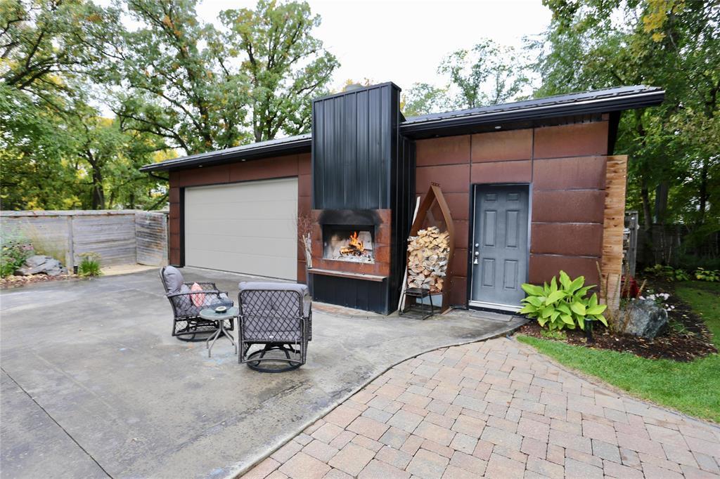 134 Sunnyside Boulevard Property Photo 38
