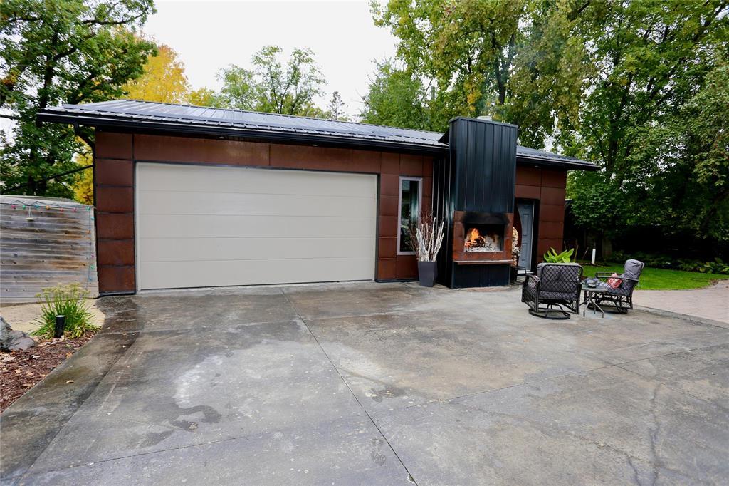 134 Sunnyside Boulevard Property Photo 39