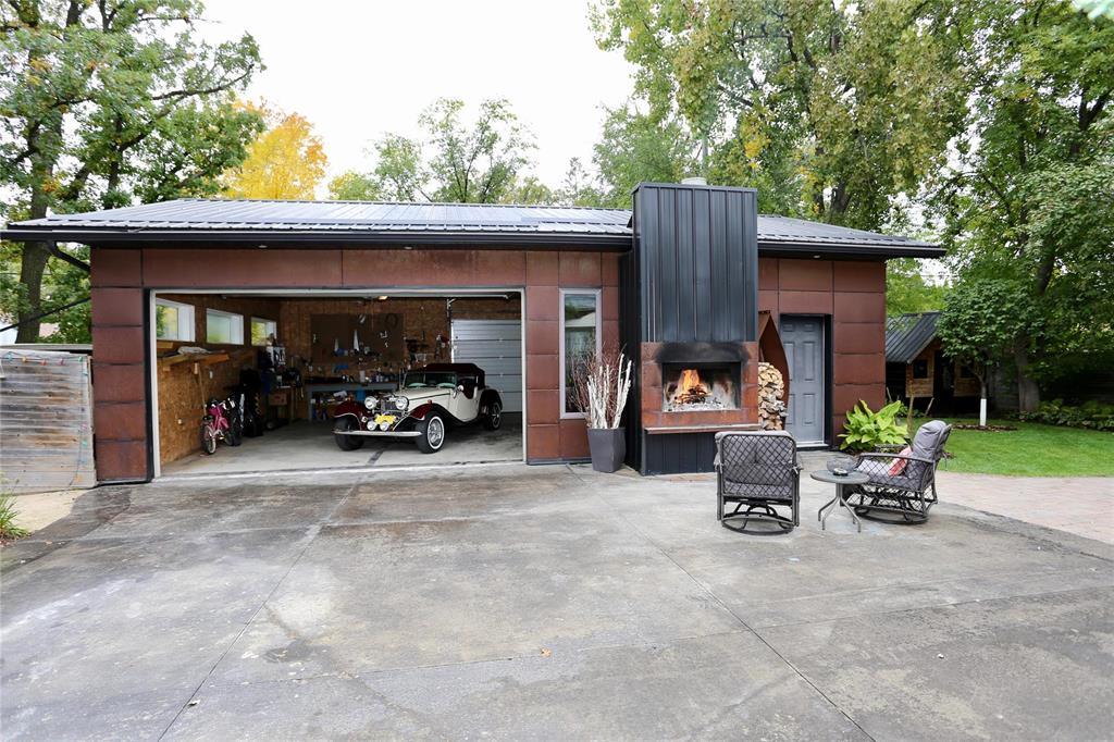 134 Sunnyside Boulevard Property Photo 40