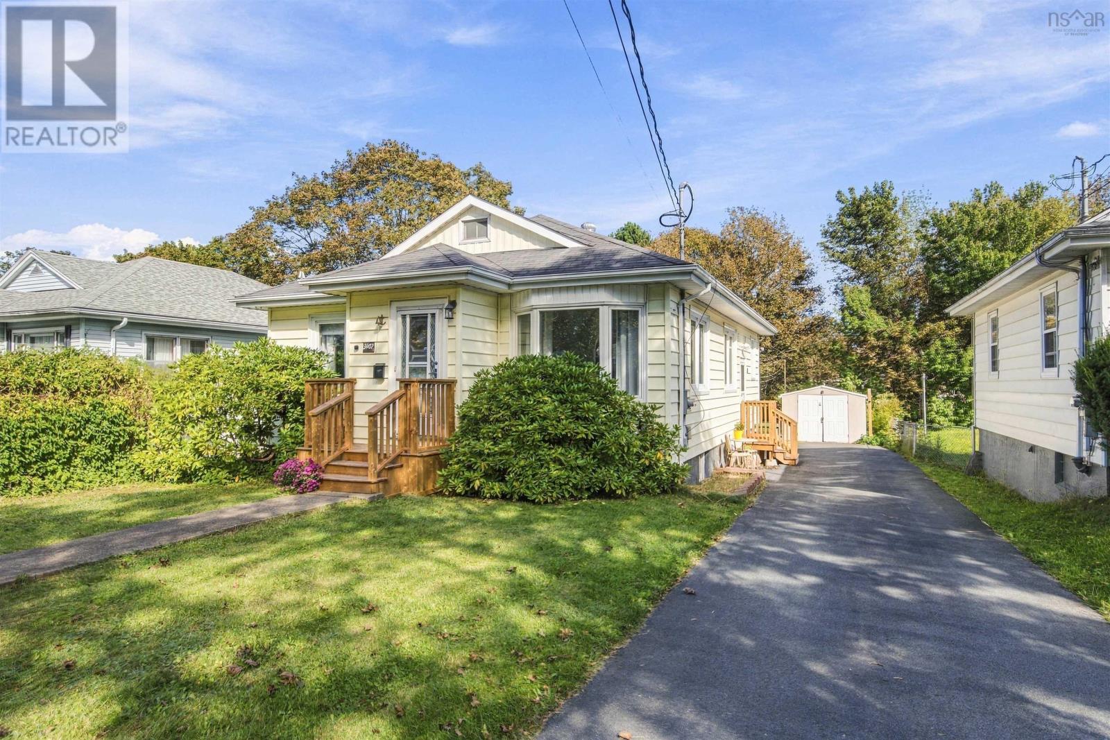 3407 St Andrews Avenue Property Photo 1