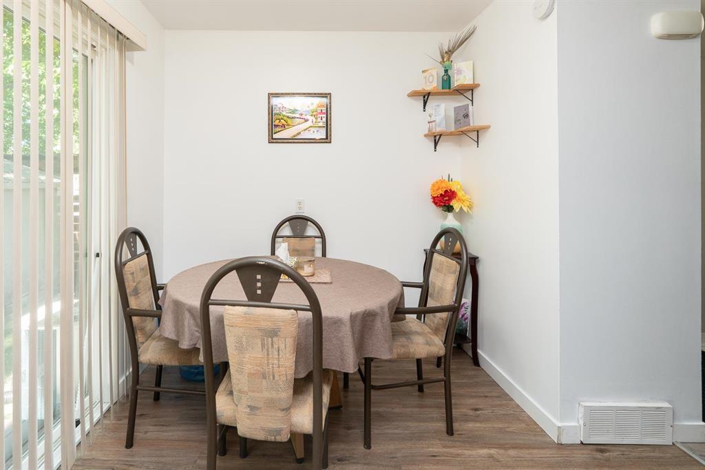 113 Berkshire Bay Property Photo 7