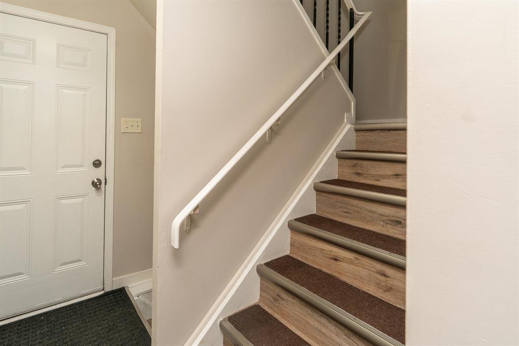 113 Berkshire Bay Property Photo 8