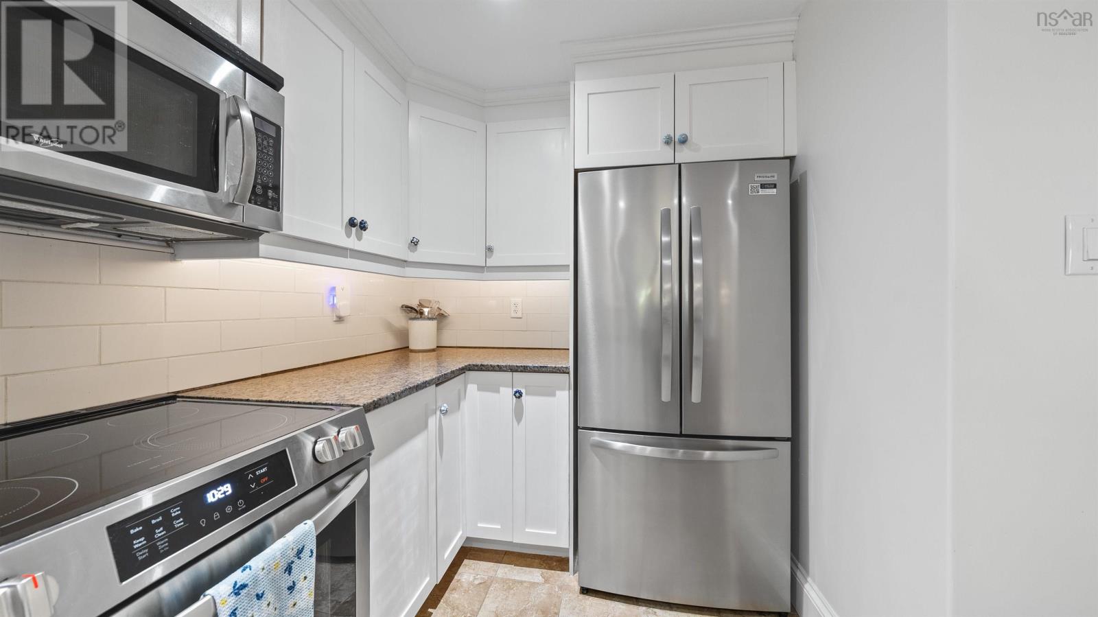 607 200 Crown Drive Property Photo 11