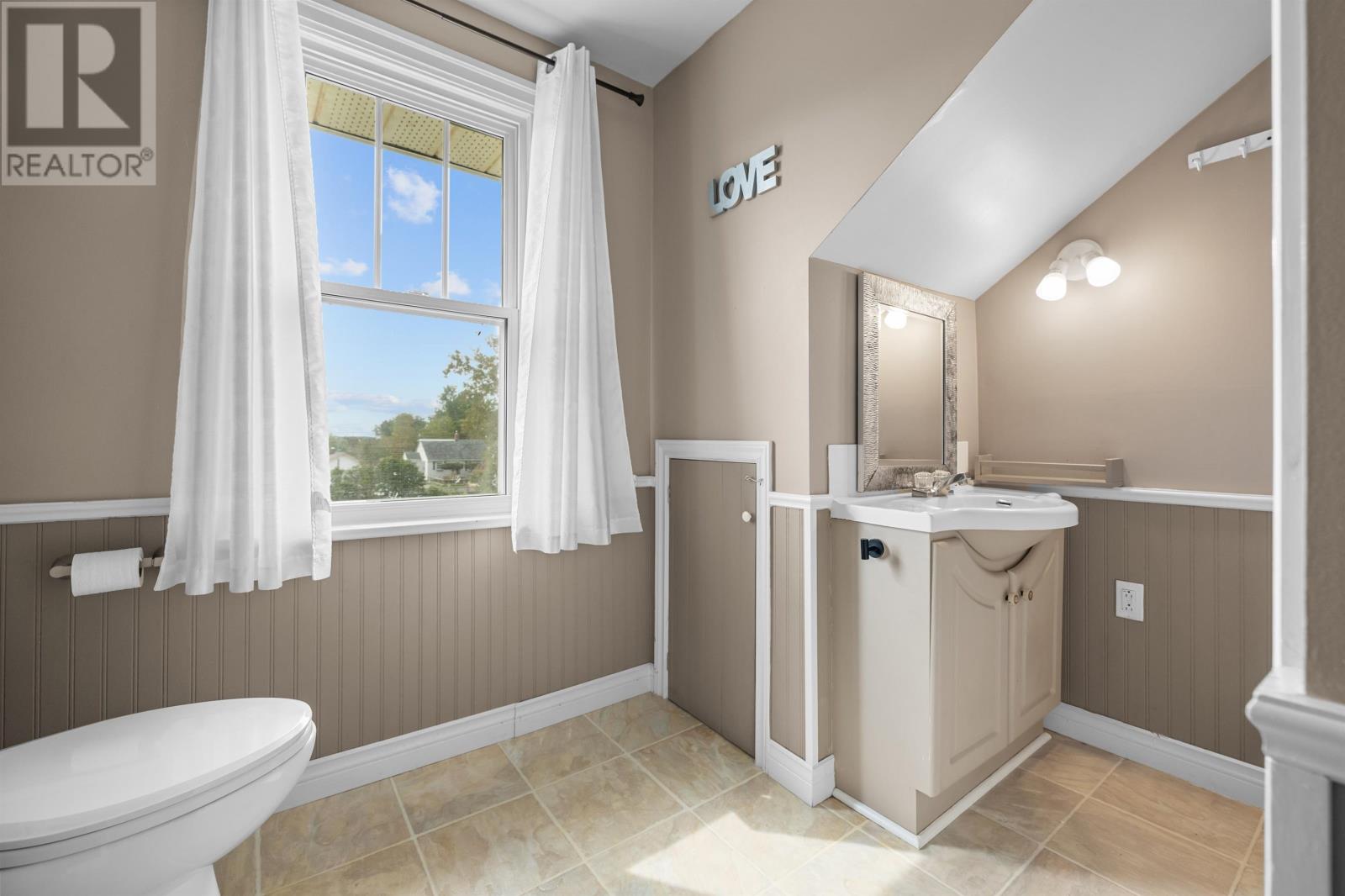 182 Duke Street Property Photo 27