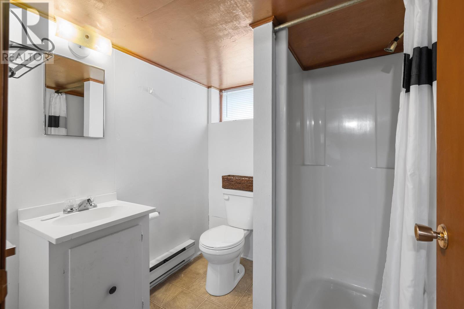 182 Duke Street Property Photo 33