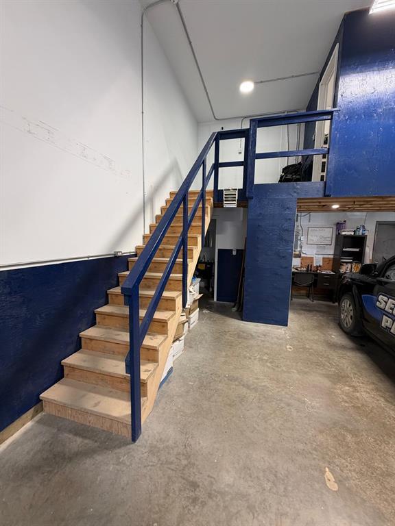 6 131 Industrial Road E Property Photo 2