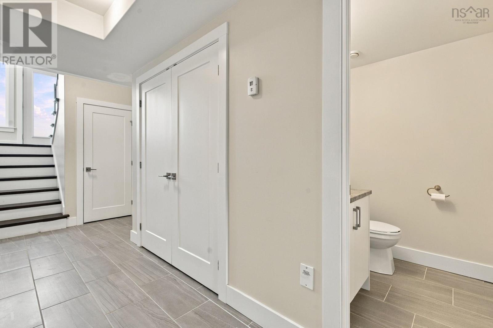 76 Tilbury Avenue Property Photo 38