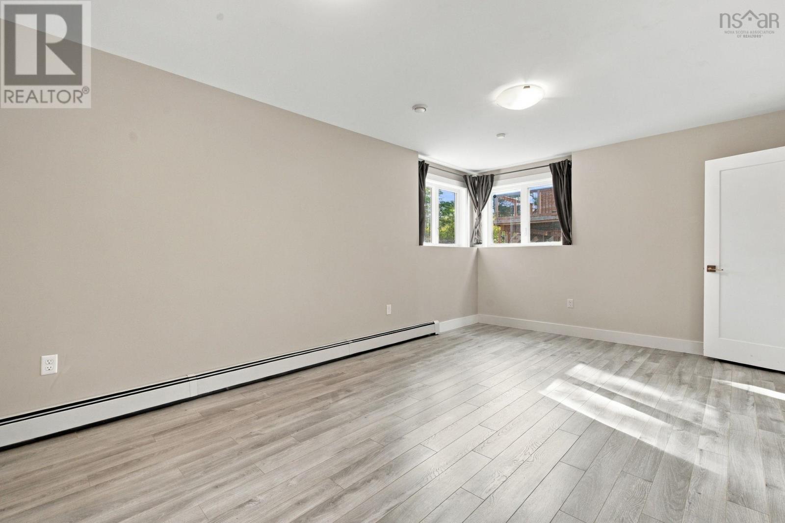 76 Tilbury Avenue Property Photo 42