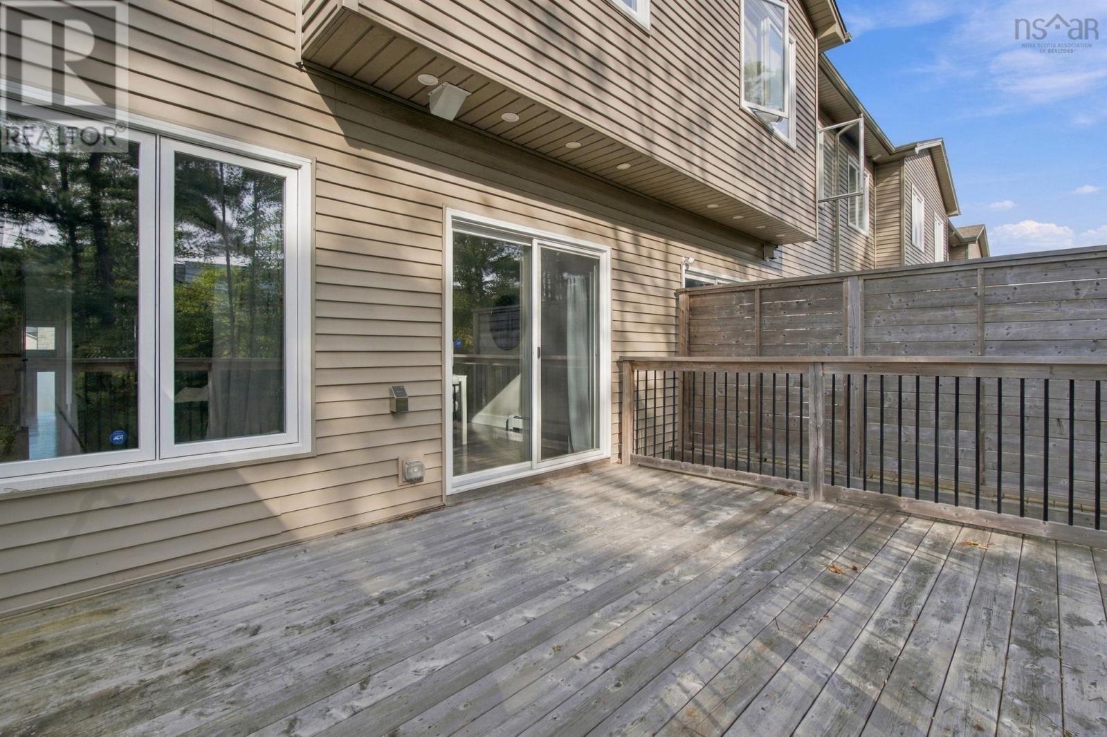 76 Tilbury Avenue Property Photo 45