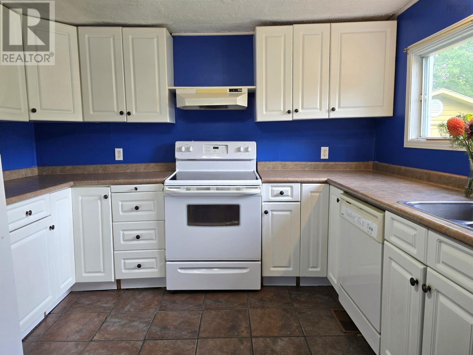 115 Starr Street Property Photo 7