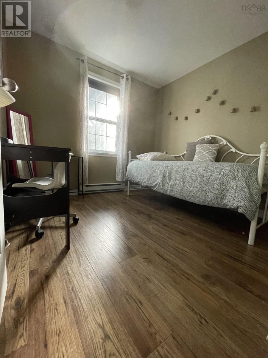 6022/6024 Lady Hammond Road Property Photo 18