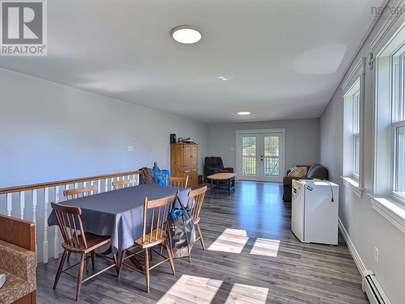 A&b 90 Ford Street Property Photo 4