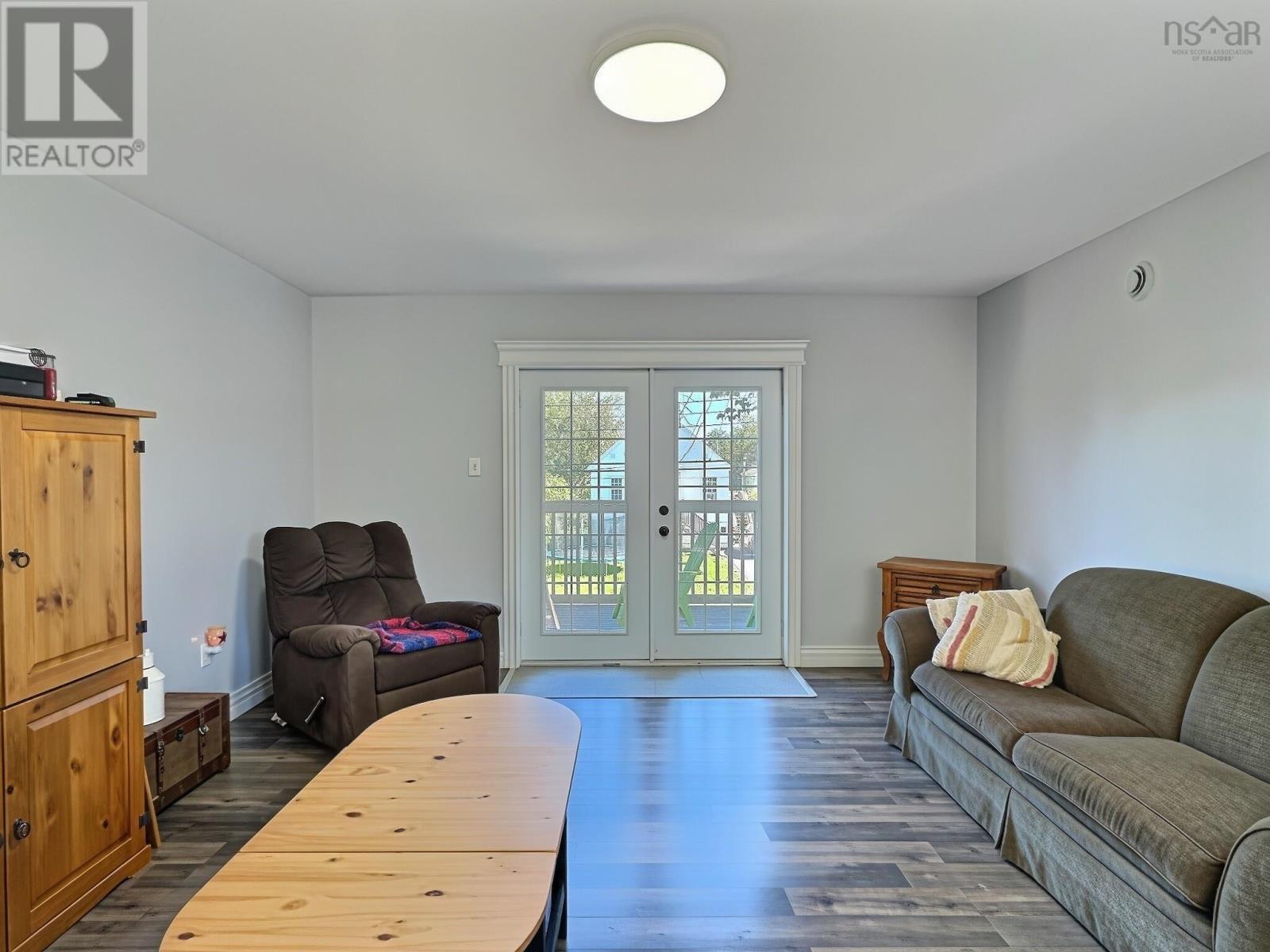 A&b 90 Ford Street Property Photo 7