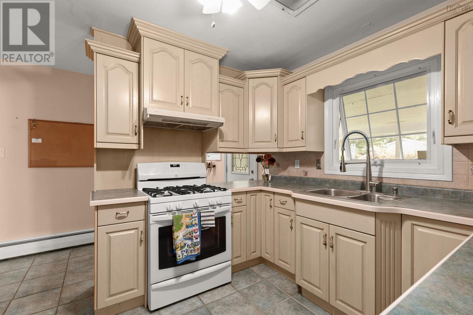 28 Oakview Drive Property Photo 17