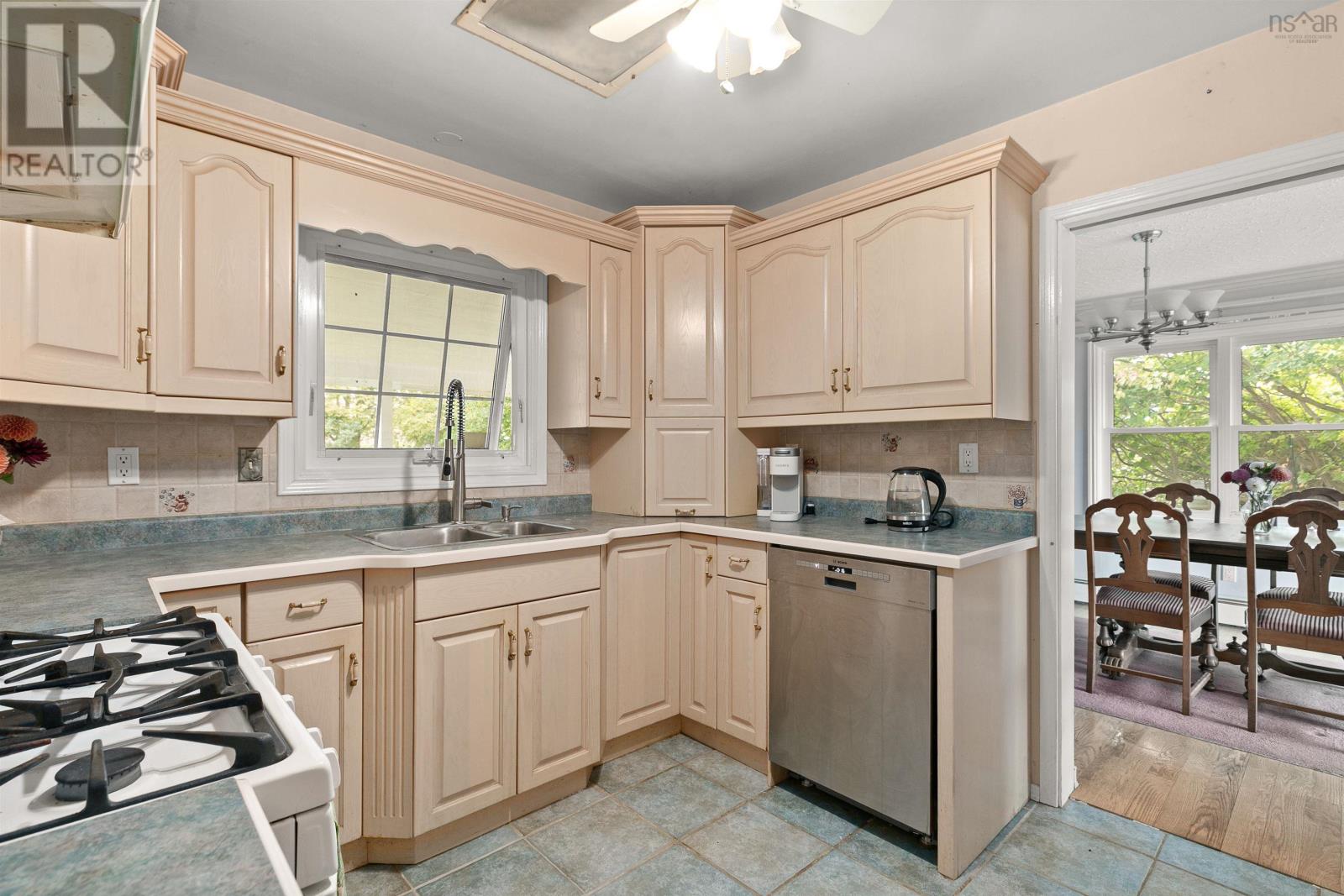28 Oakview Drive Property Photo 19