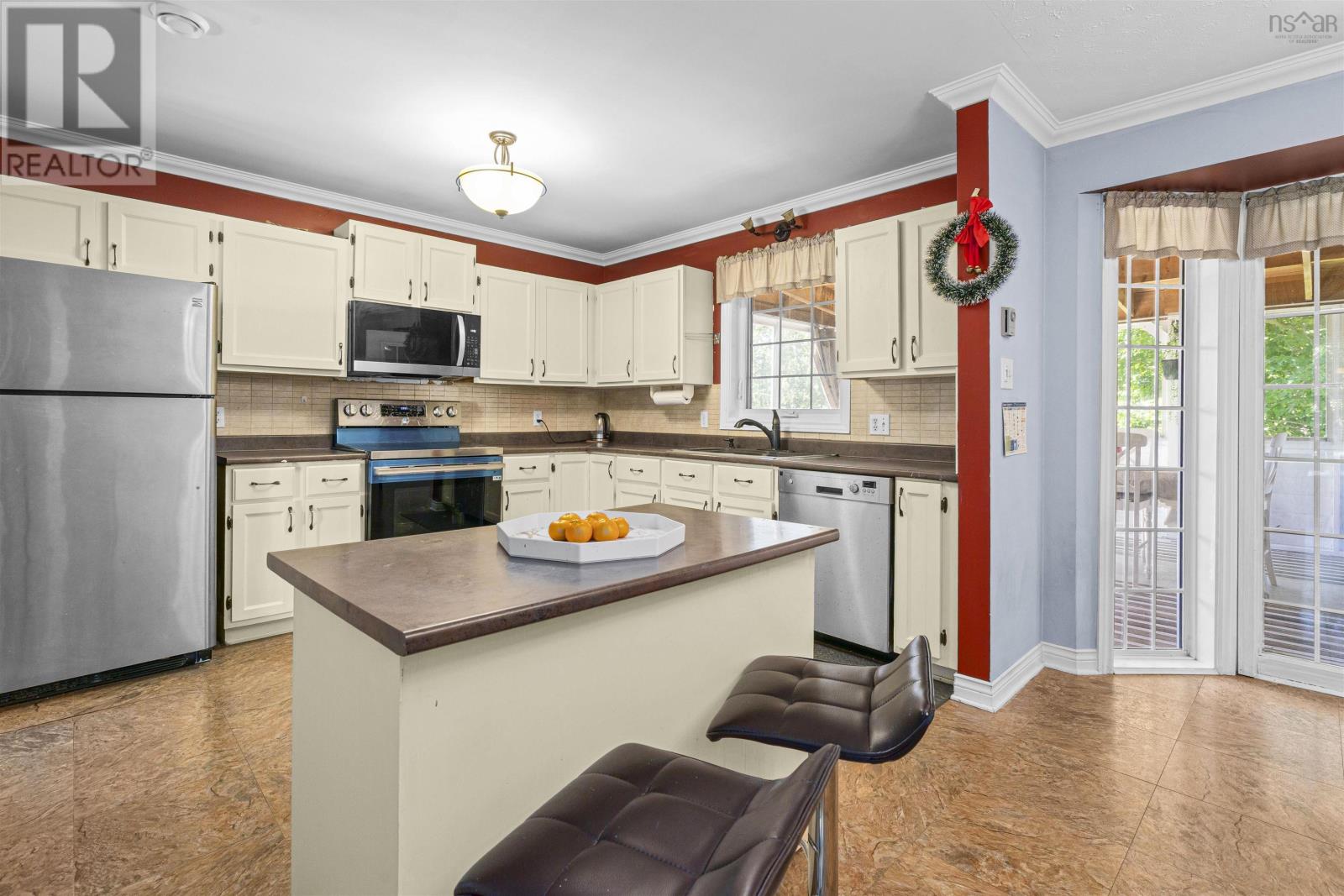 16 Rothsay Court Property Photo 3