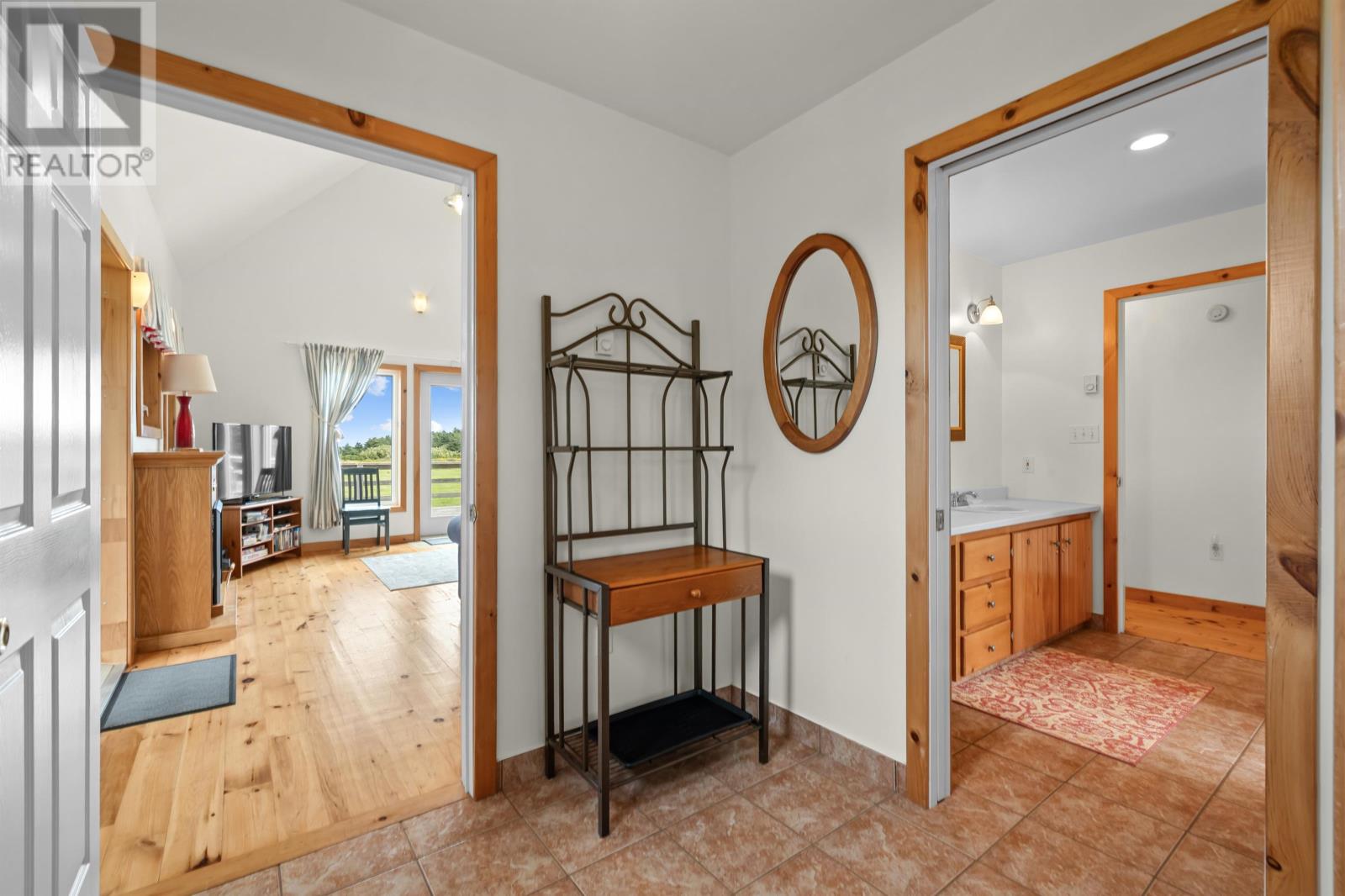 64 Lecky Crescent Property Photo 6