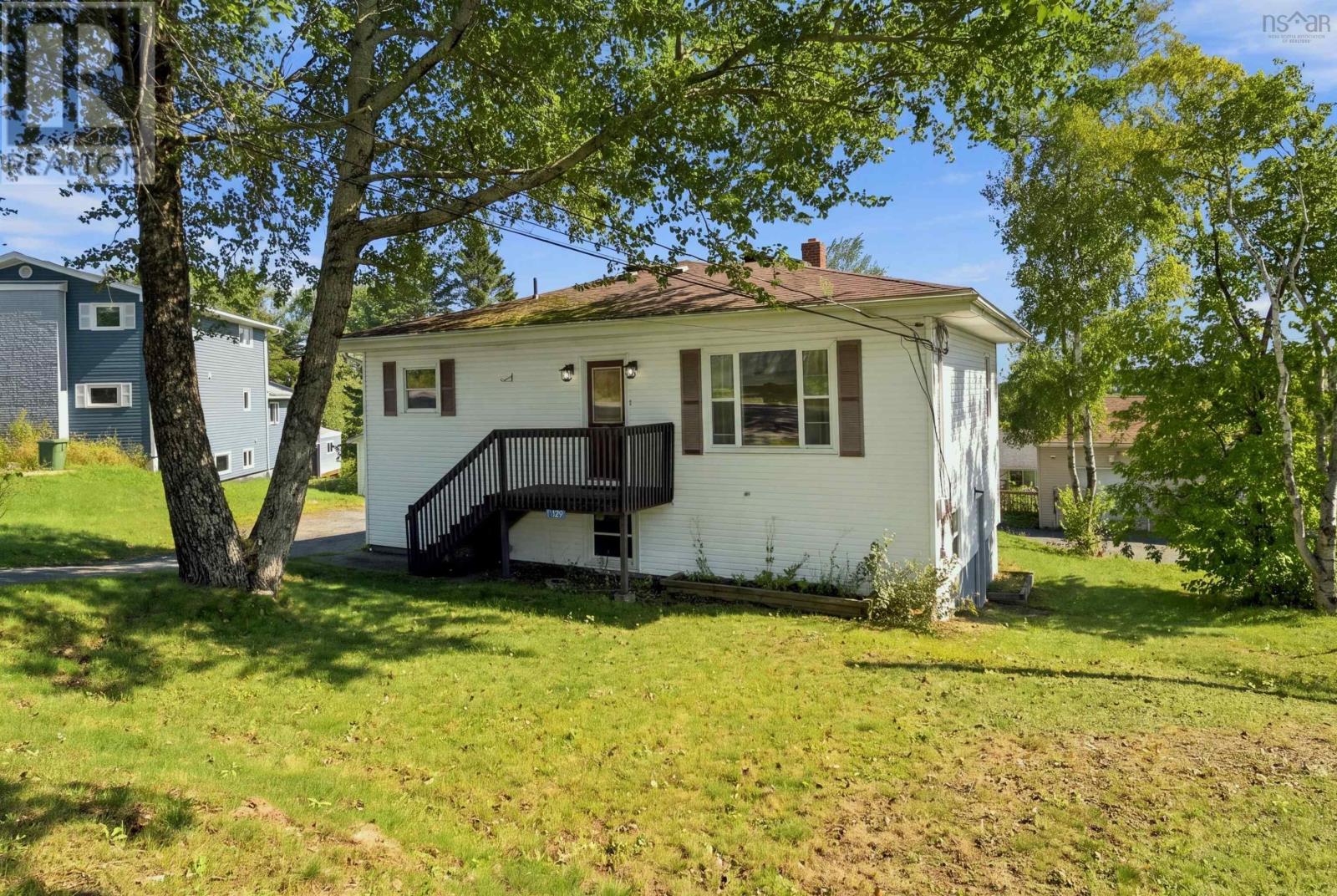 1329 Sackville Drive Property Photo 1