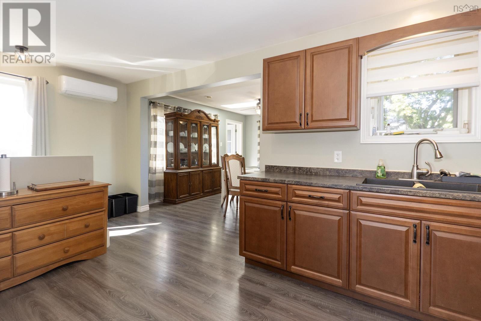 52 Queen Street Property Photo 14
