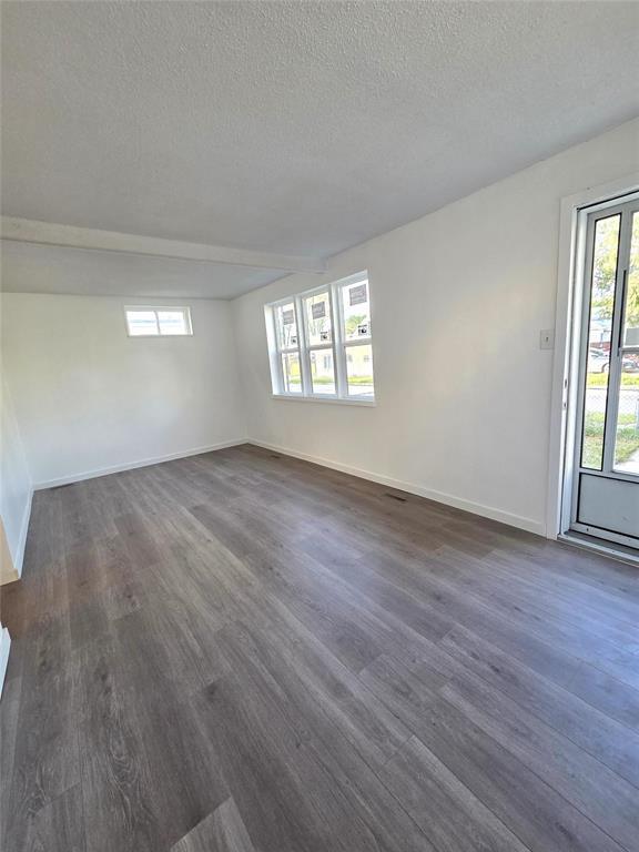 524 Windsor Avenue Property Photo 4
