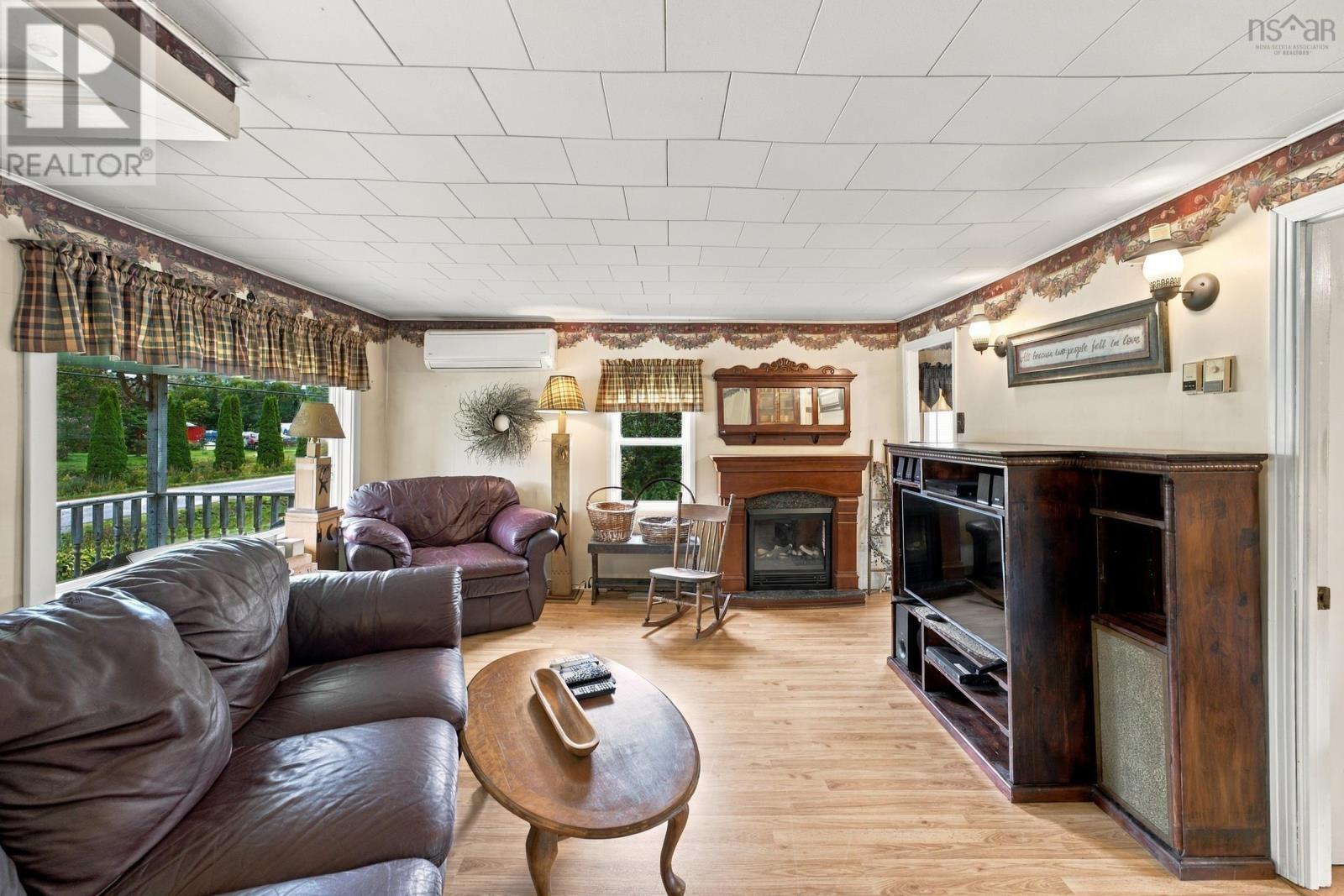 136 French Road Property Photo 14