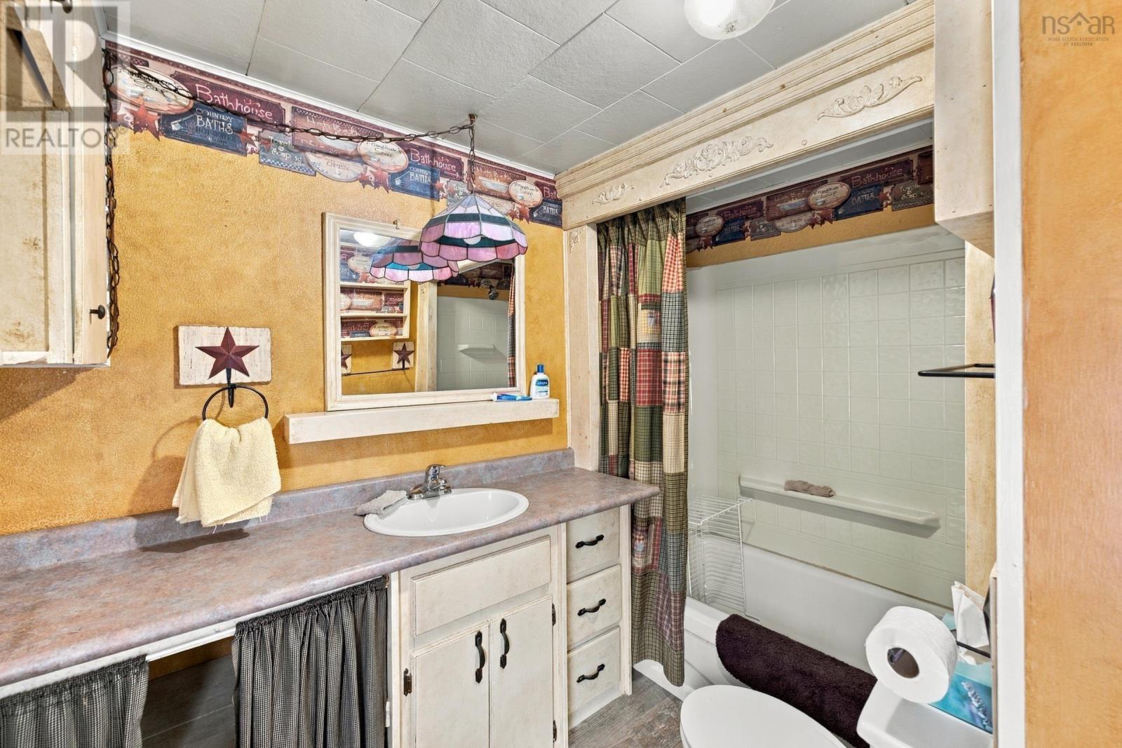 136 French Road Property Photo 17