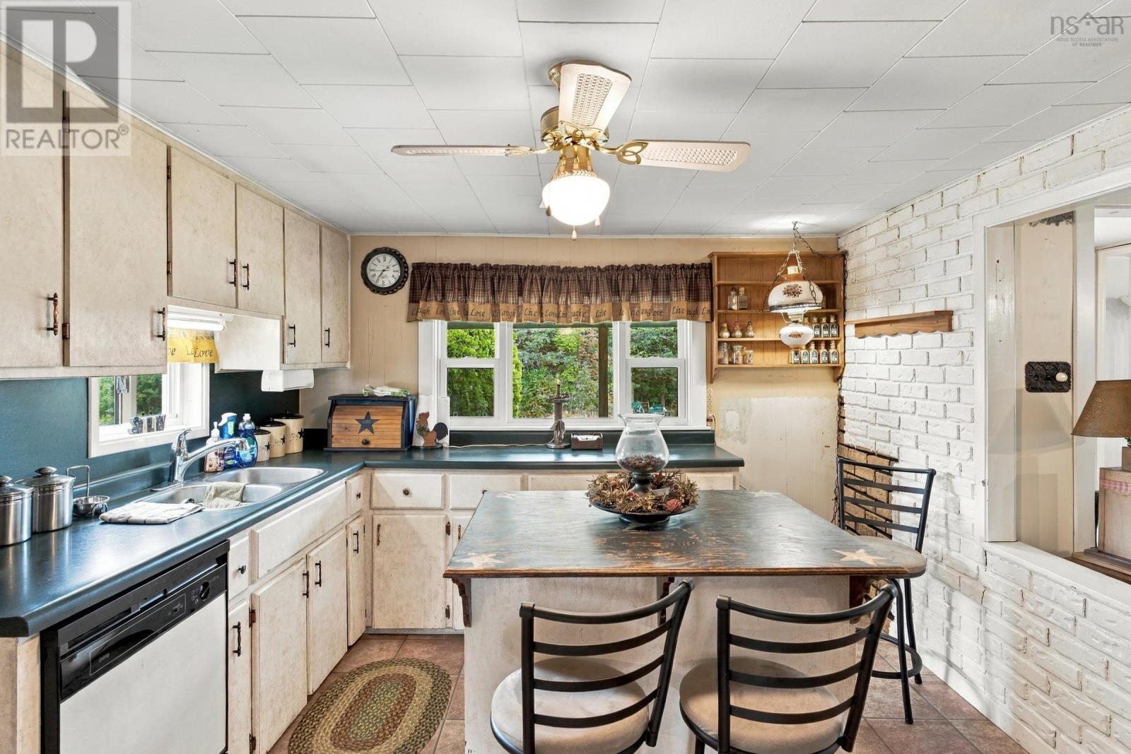 136 French Road Property Photo 21
