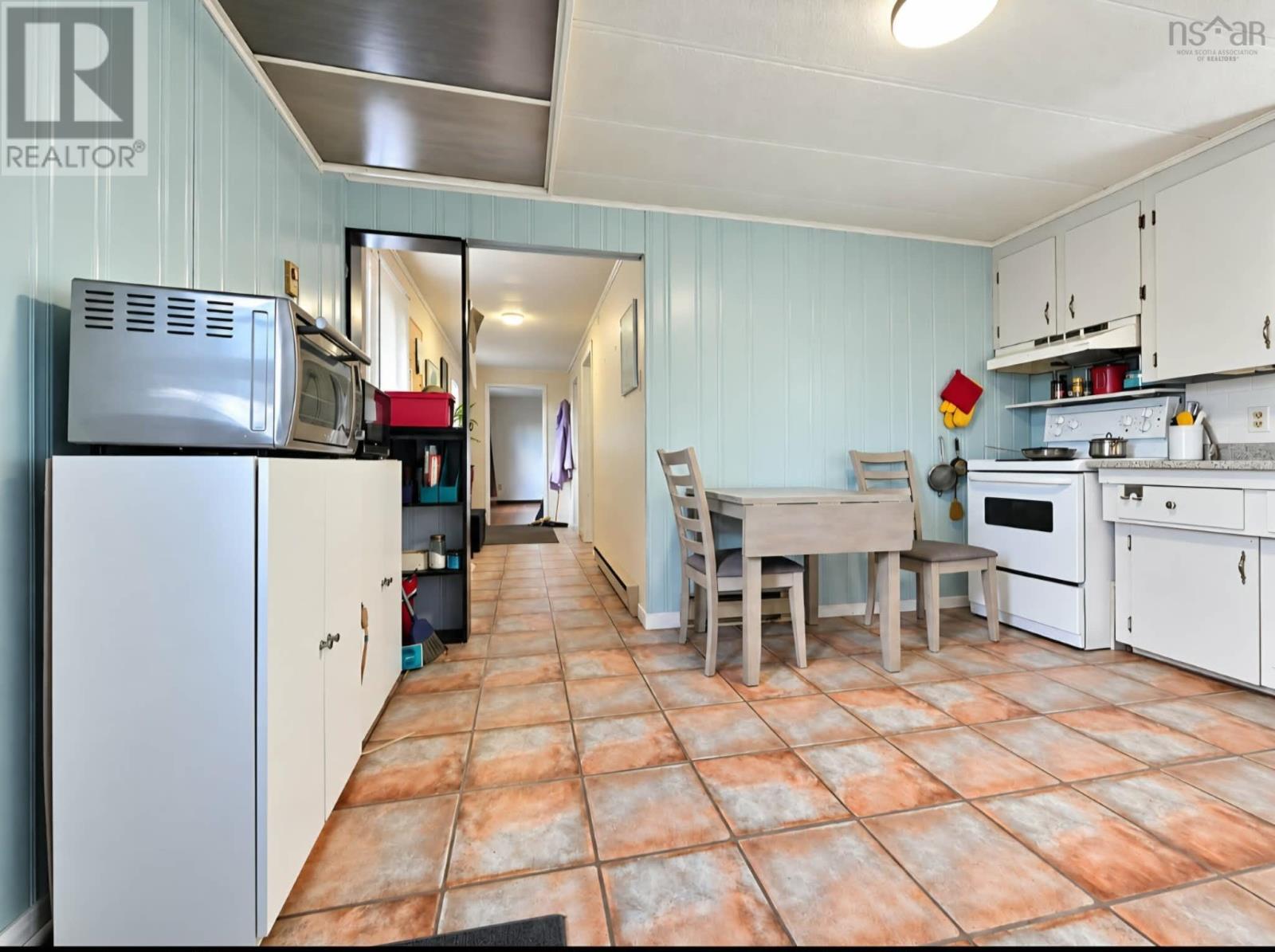 469 311 Highway Property Photo 9