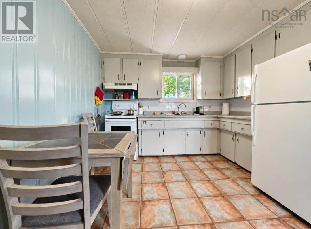 469 311 Highway Property Photo 10