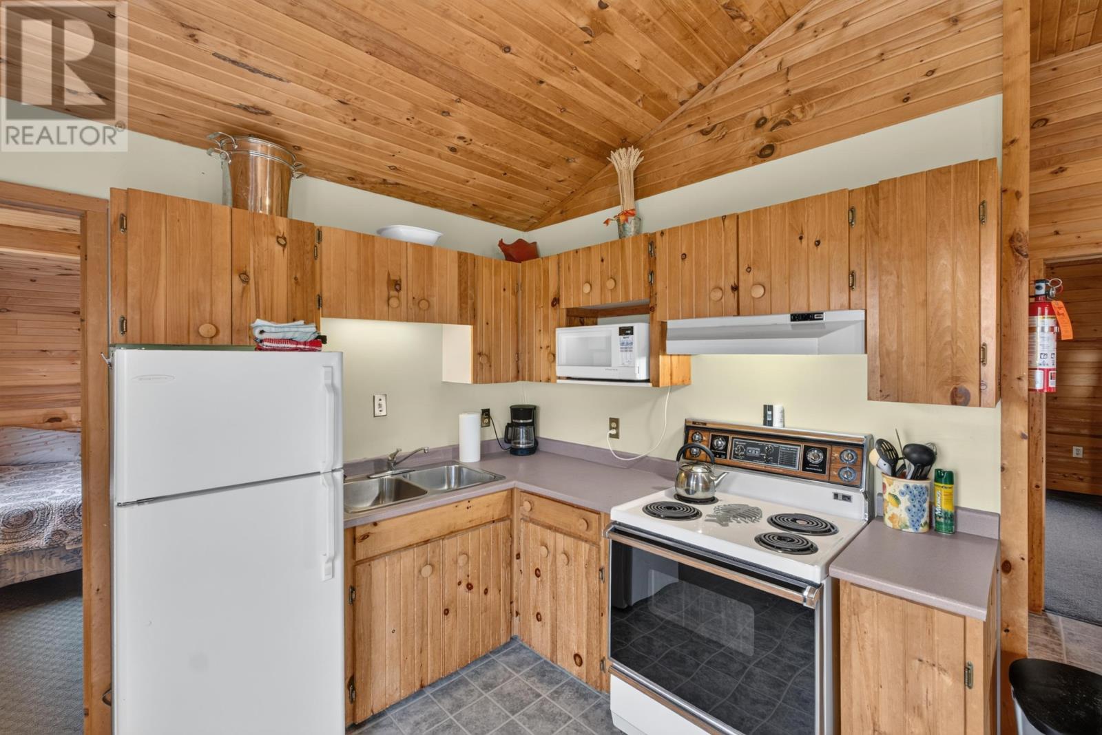 176 Old Ferry Road Property Photo 14