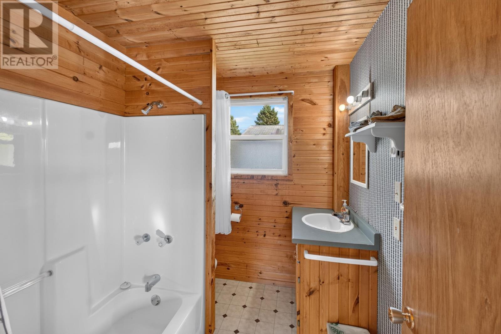 176 Old Ferry Road Property Photo 32