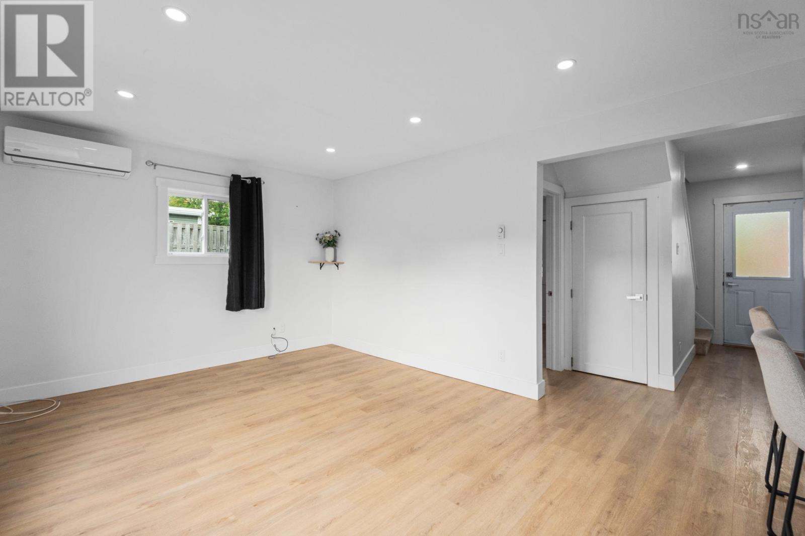 115 A Coronation Avenue Property Photo 10