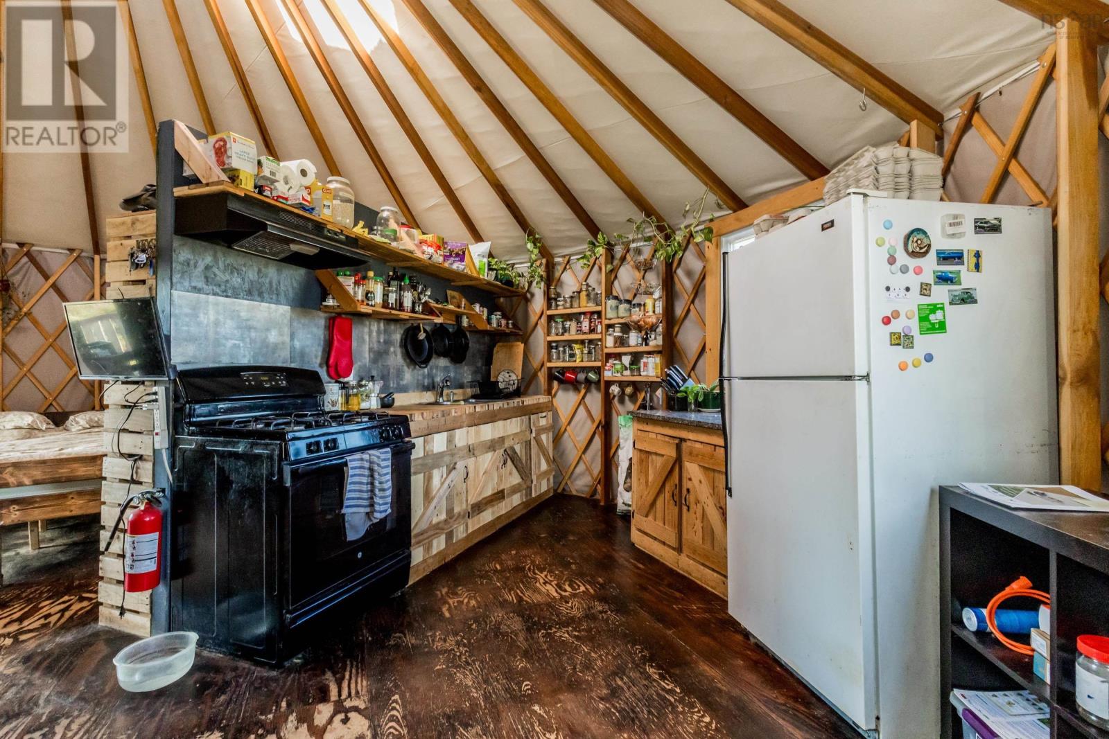 8113 Highway 1 Property Photo 15