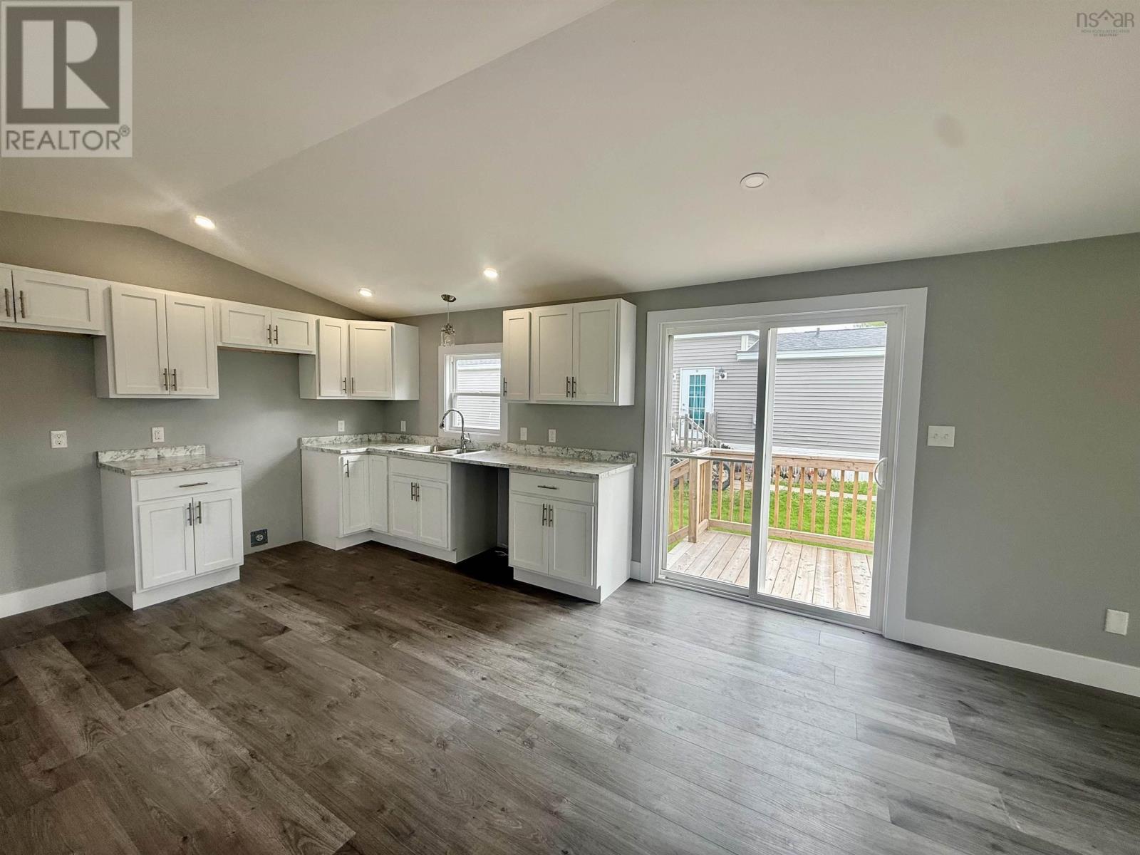 31 Johns Pass Property Photo 11