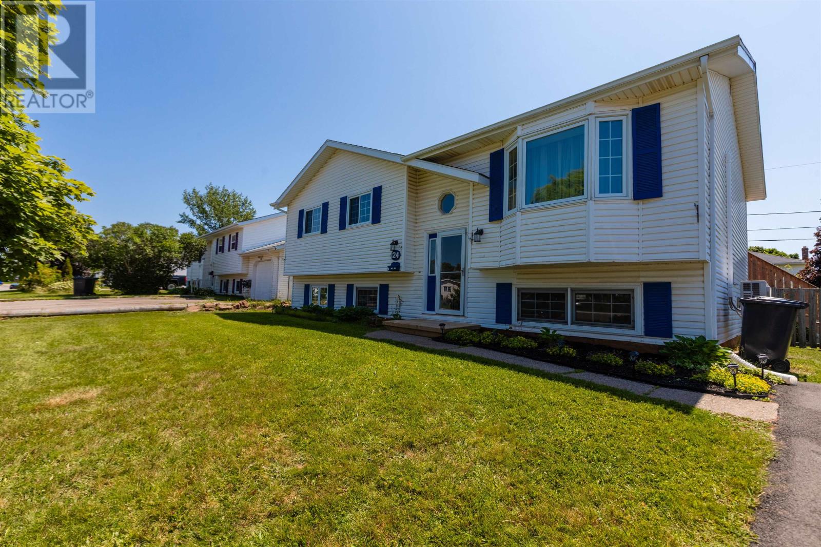 124 Westridge Crescent Property Photo 4