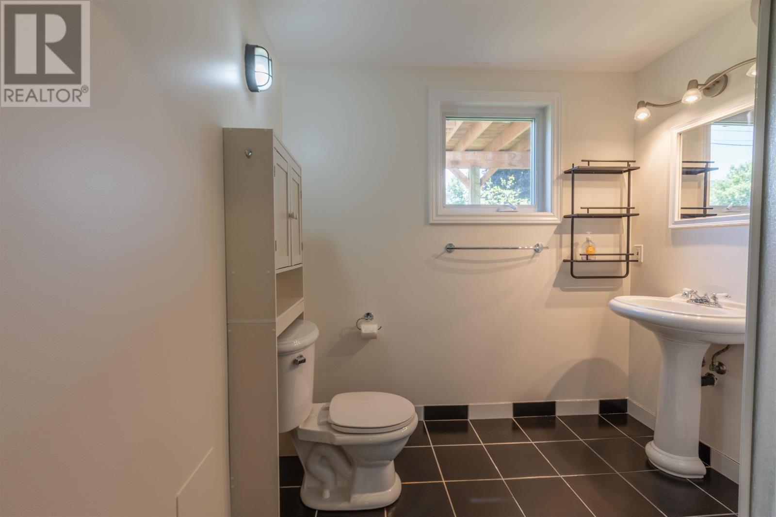 124 Westridge Crescent Property Photo 26