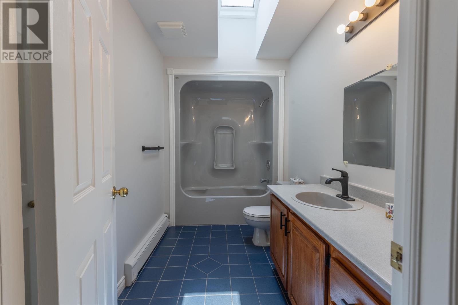 124 Westridge Crescent Property Photo 38