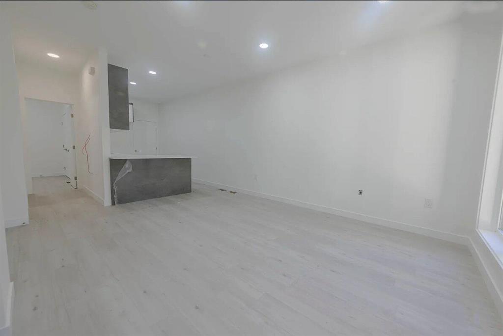 120 Bristol Avenue Property Photo 9