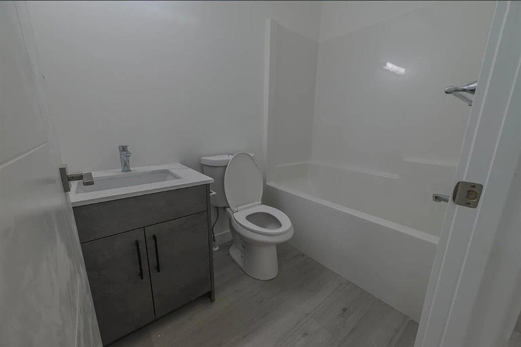 120 Bristol Avenue Property Photo 13