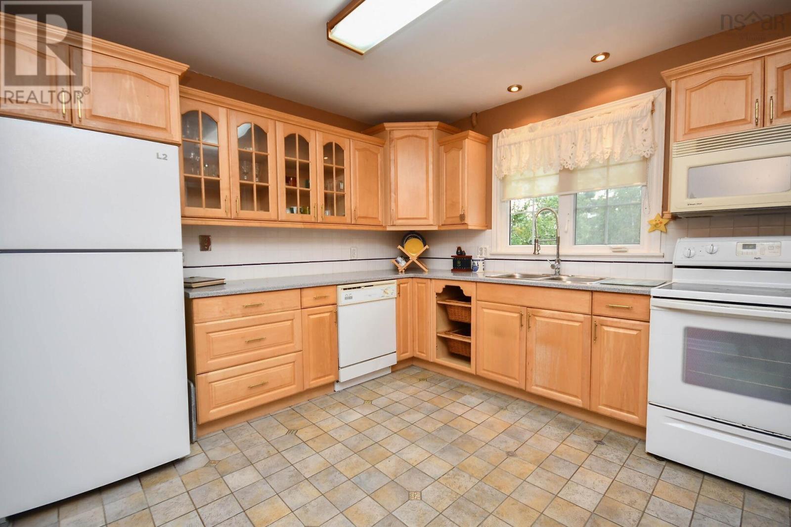 21 Sonia Drive Property Photo 8