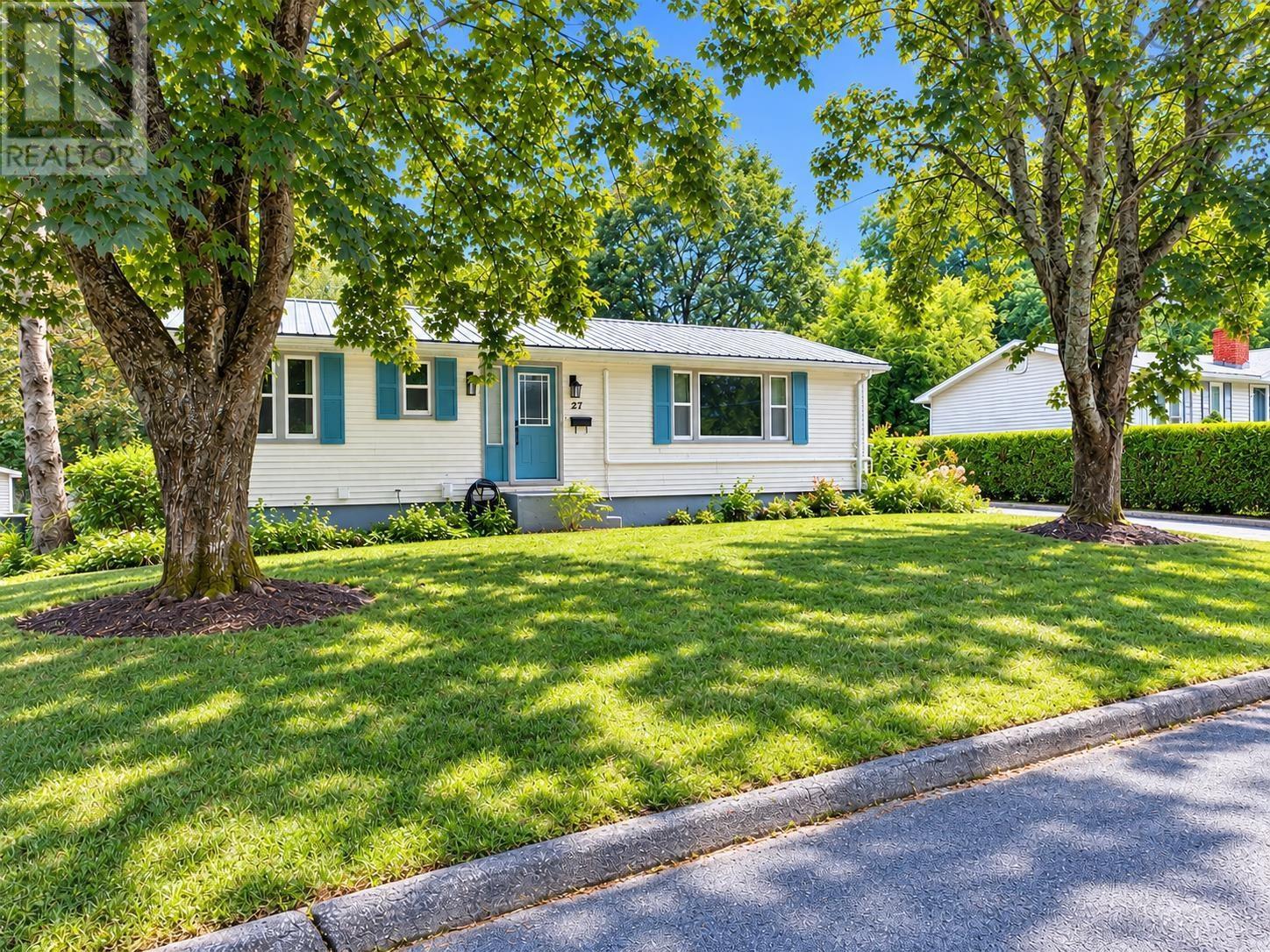 27 Smith Avenue Property Photo 1