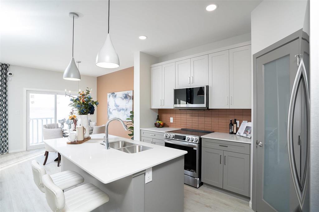 165 Rambling River Bay Property Photo 4