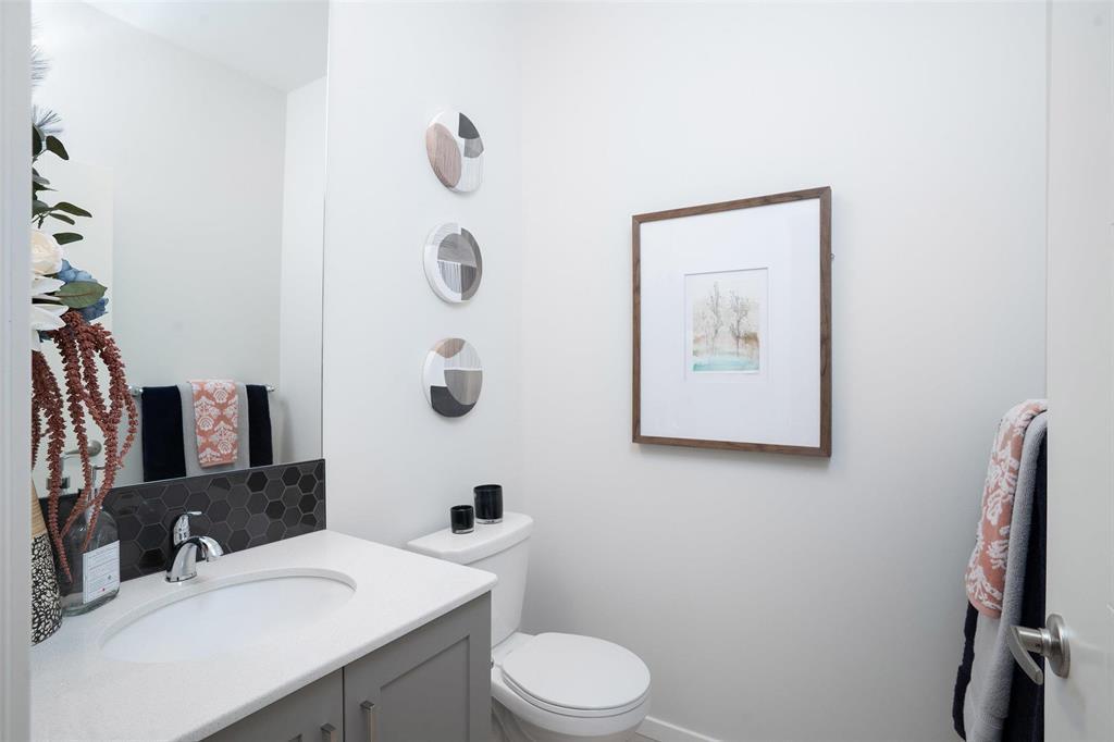 165 Rambling River Bay Property Photo 16