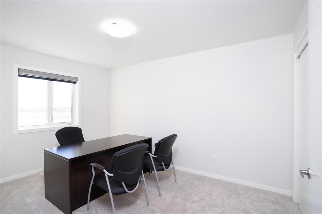 165 Rambling River Bay Property Photo 19