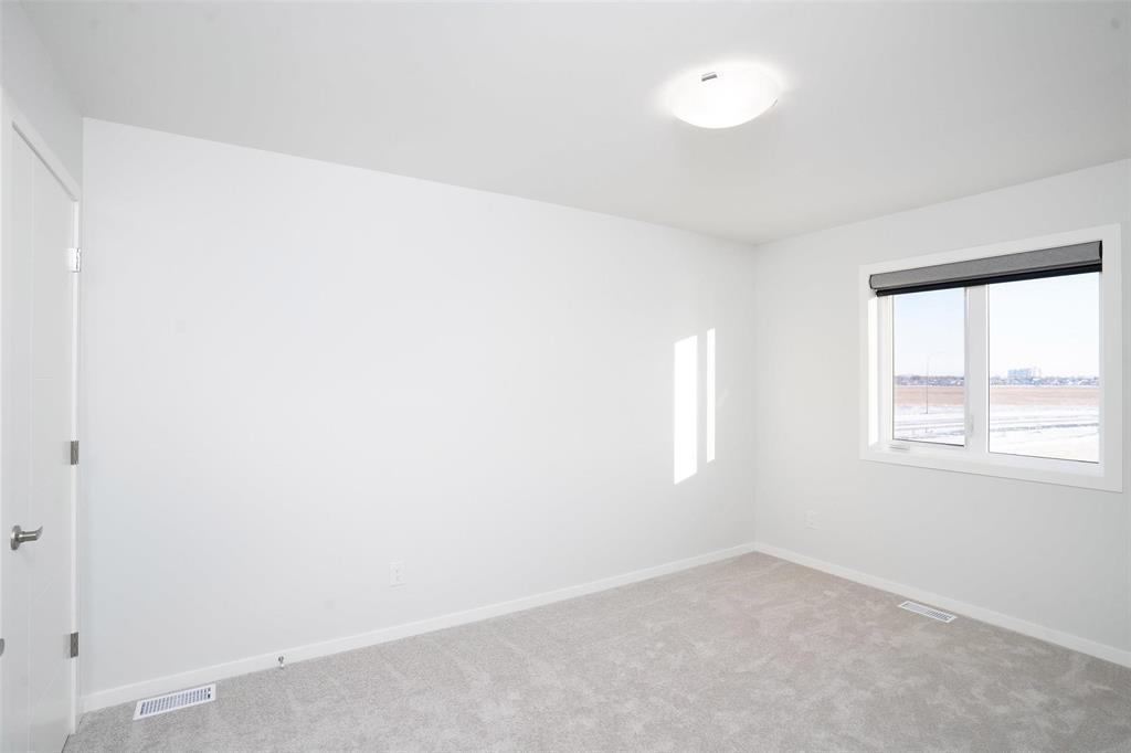 165 Rambling River Bay Property Photo 20