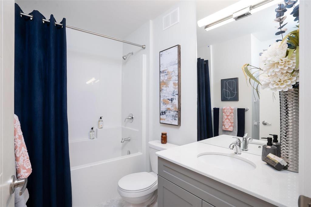 165 Rambling River Bay Property Photo 21